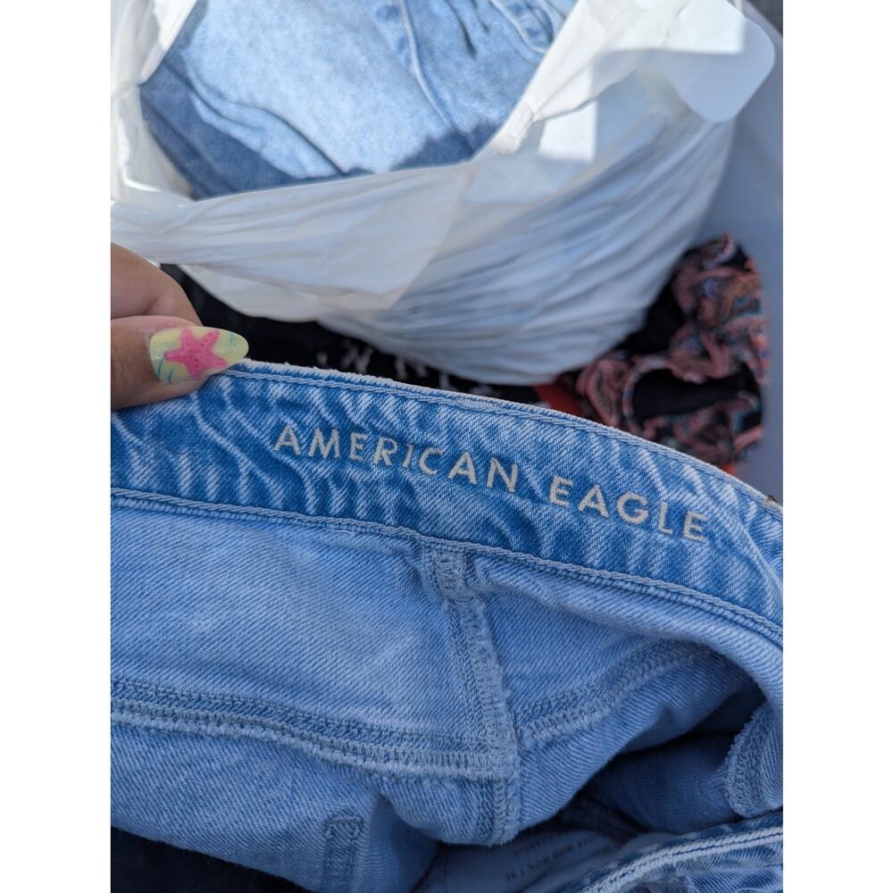 High Rise Tom Girl Thrashed Destroyed distressed festival denim American Eagle 4 - Picture 8 of 9